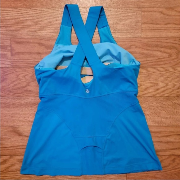 EUC - Lululemon Athletic Criss-Cross Back. Size 8 - Picture 3 of 7